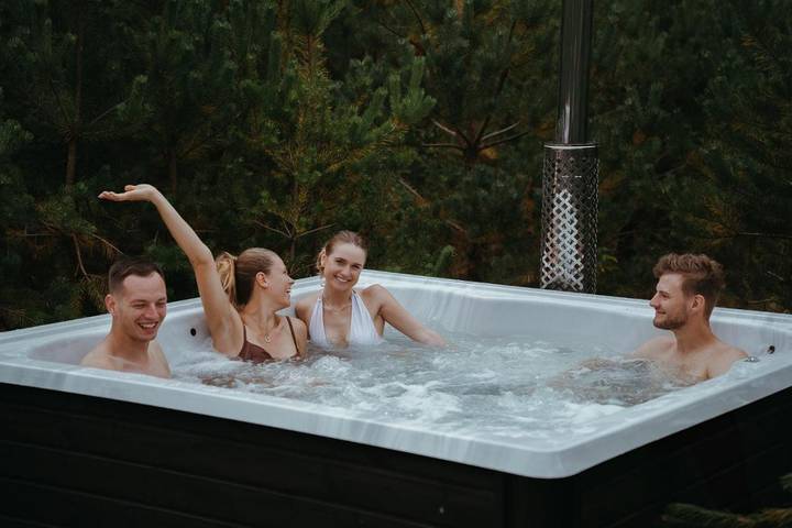 Ferienhaus für 8 Personen, mit Terrasse und Whirlpool sowie Garten und Pool in Polen - 4
