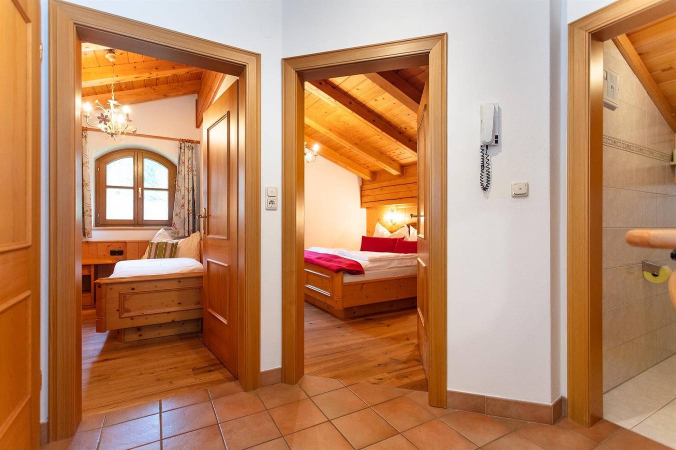 Ganze Ferienwohnung, Apartment/2 Schlafräume/Du od. Bad, Wc in Loferer und Leoganger Steinberge, Leogang