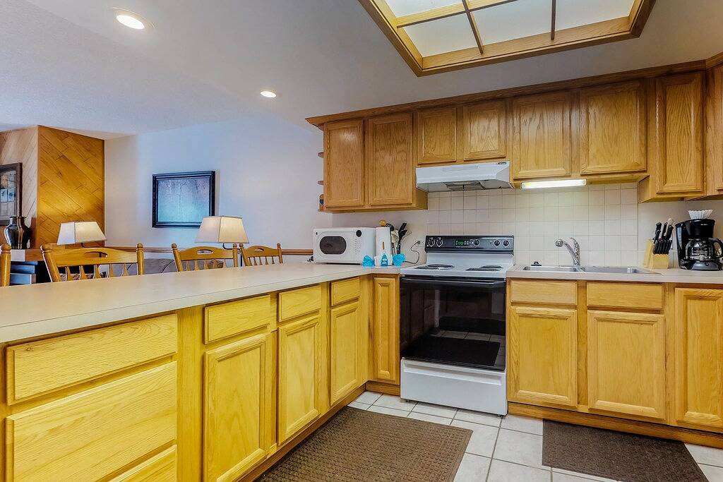 Ganze Wohnung, Schöne Wohnung mit gemeinsamen Whirlpool und tolle Lage 280 Meter zu den Pisten in Arapahoe Basin