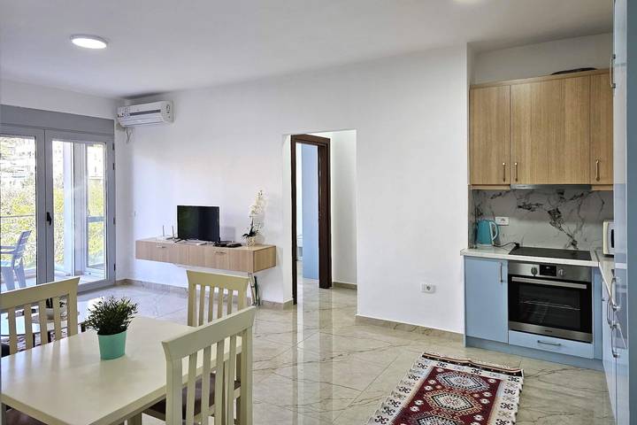 Gîte pour 3 personnes, avec balcon à Saranda