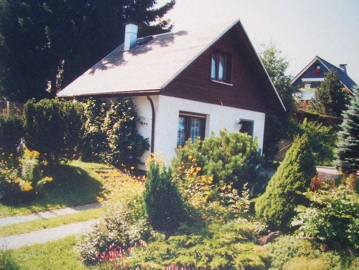 Ferienhaus für 3 Personen, mit Terrasse und Garten in Stützerbach