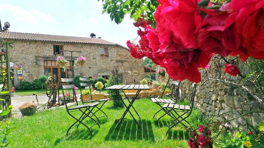 Chambre d’hôte pour 2 personnes, avec jardin et sauna ainsi que piscine et jacuzzi, animaux acceptés dans Haute-Vienne - 2
