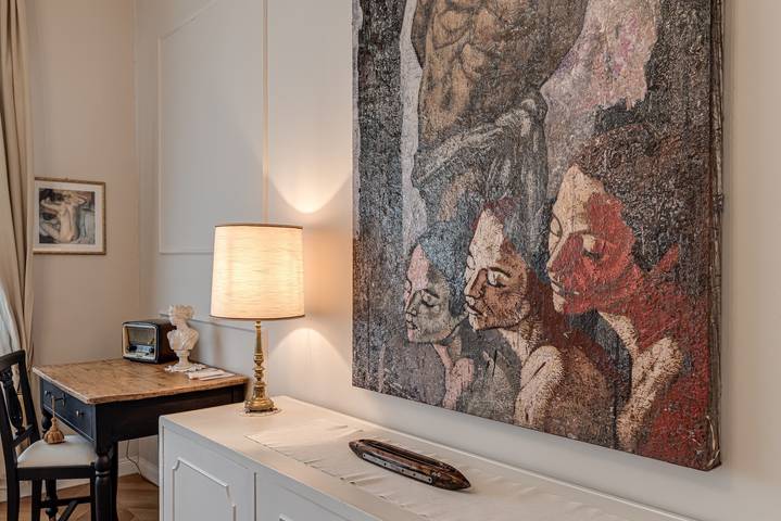 Maison Flora: Historic, Elegant Home with Parking in Oltrarno
