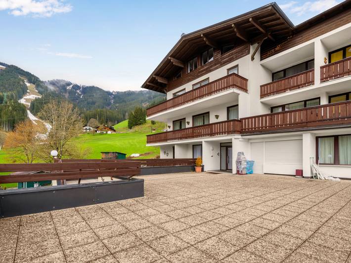 Ferienwohnung für 3 Personen, mit Balkon und Terrasse sowie Ausblick in Zell am See