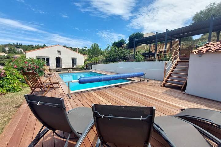 Location de vacances pour 7 personnes, avec balcon et jardin à Caunes-Minervois