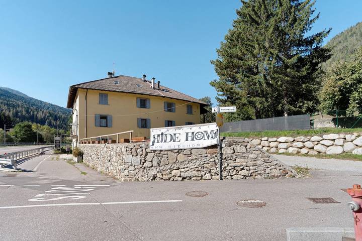 Entire apartment, Apartment 'Ride Home 3' with Mountain View, Shared Garden and Wi-Fi in Mastellina, Commezzadura