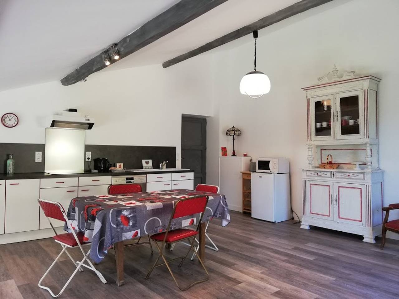 Appartement entier, Appartement charmant à Castéra-Lectourois avec piscine partagée in Castéra-Lectourois, Gers