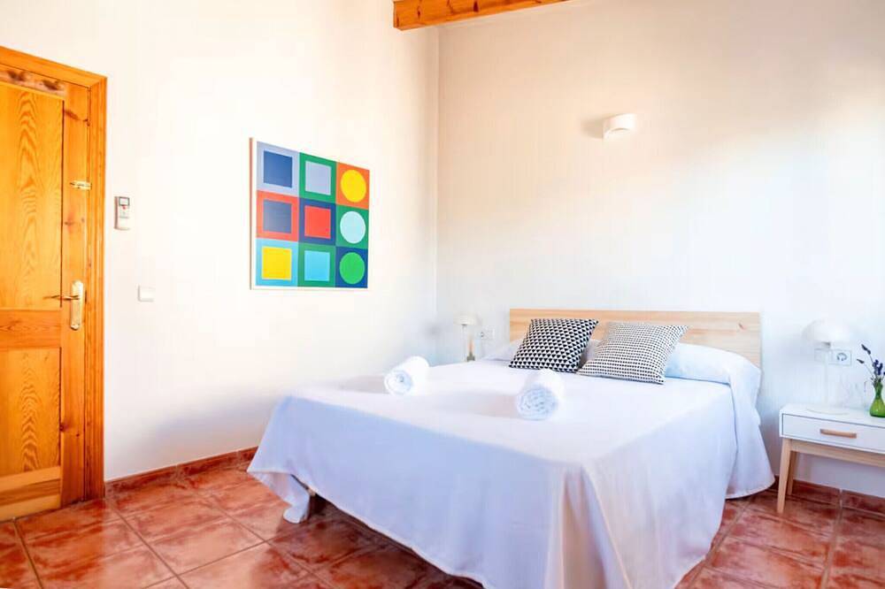 Holiday Home 'Relax En Tranquila' with Private Pool, Wi-Fi and Air Conditioning in Cala Blanes, Ciutadella