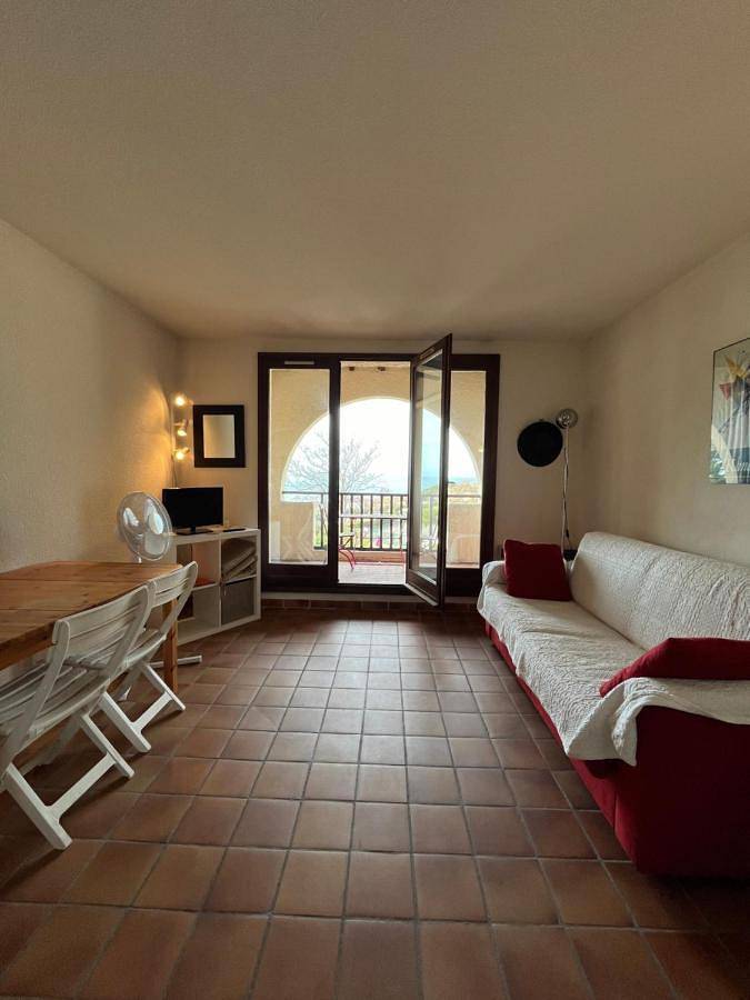 Appartement entier, Two-Bedroom Apartment in Sausset-les-Pins, Côte méditerranéenne (France)
