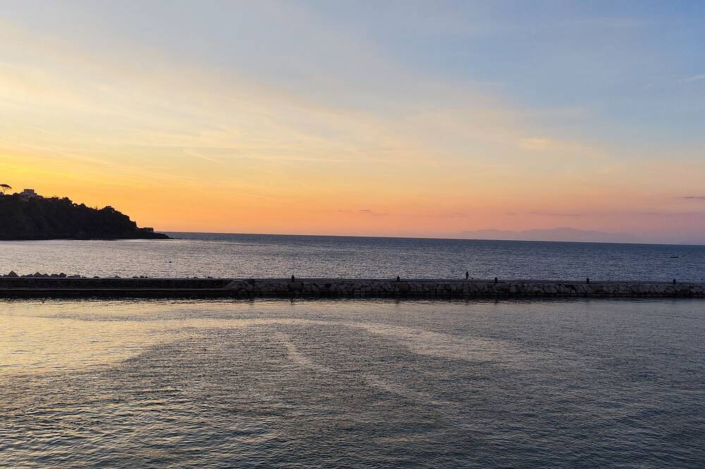 Entire apartment, Fifina House in Procida, Naples Province