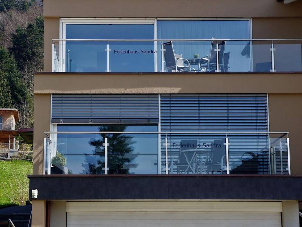 Entire apartment, Modern Apartment "Dreiländereck 1" with Private Terrace & Wi-Fi in Hörbranz, Bodensee-Vorarlberg