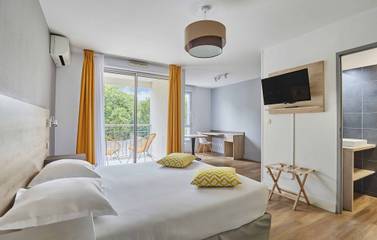 Vacation Rental for 6 Guests in Aix-en-Provence, Aix-en-Provence region, Picture 3