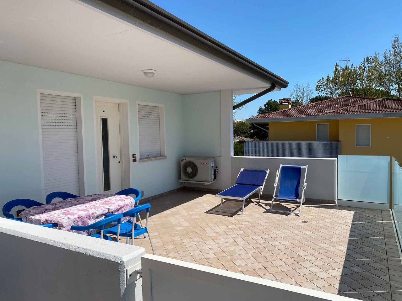 Entire vacation apartment, Holiday apartment with communal pool and air conditioning  in Bibione, Venice Province
