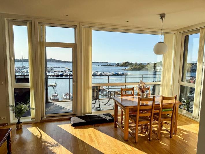 Ferienwohnung für 4 Personen, mit Balkon und Terrasse sowie Garten und Ausblick in Grimstad - 3