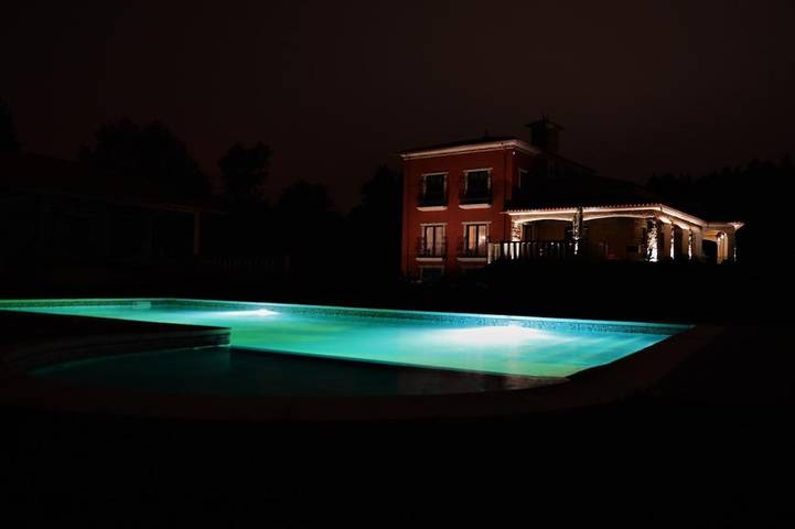 Casa de vacaciones para 19 personas, con Balcón y Jacuzzi además de Terraza y Jardín en Vila Nova de Famalicão