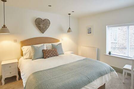 Host & Stay | Threadneedle Cottage in Whitby, North York Moors National Park