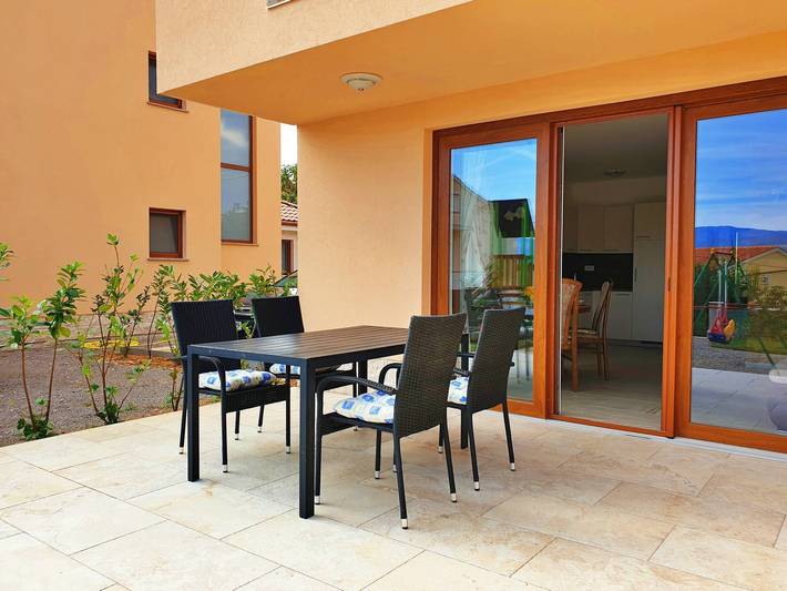 Appartement entier, Apartment Rebeka - sea view, 160 m from sea, terrace, balcony, playground in Silo (Krk), Krk