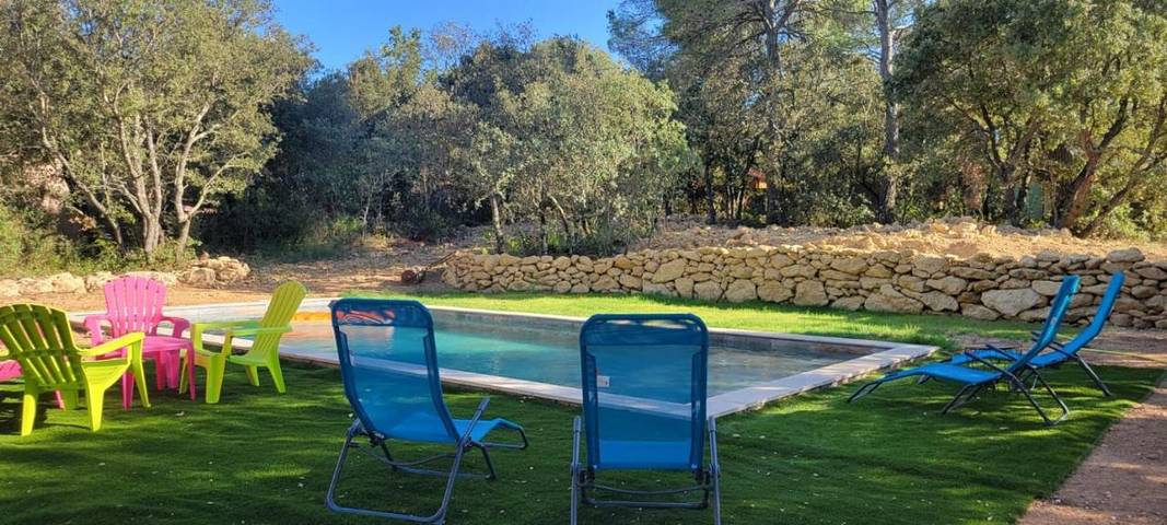 Maison d’hôte pour 2 personnes, avec jardin et vue ainsi que piscine et terrasse à Rognes - 2