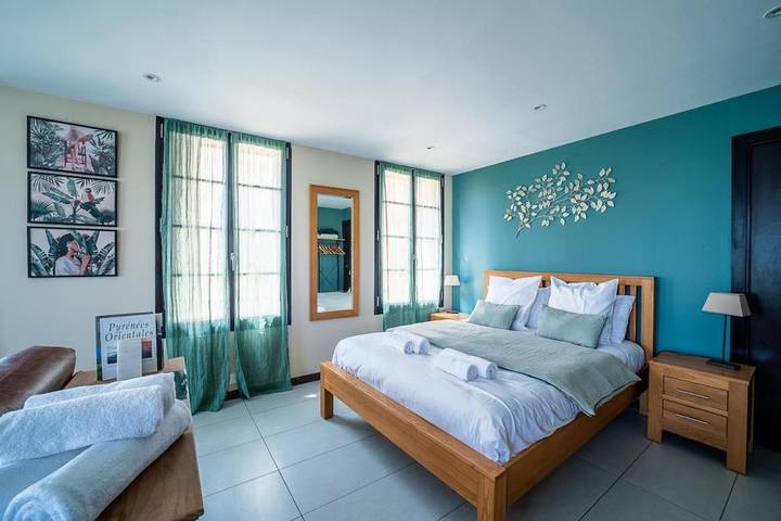 Gîte pour 4 personnes, avec terrasse dans Office De Tourisme De Perpignan