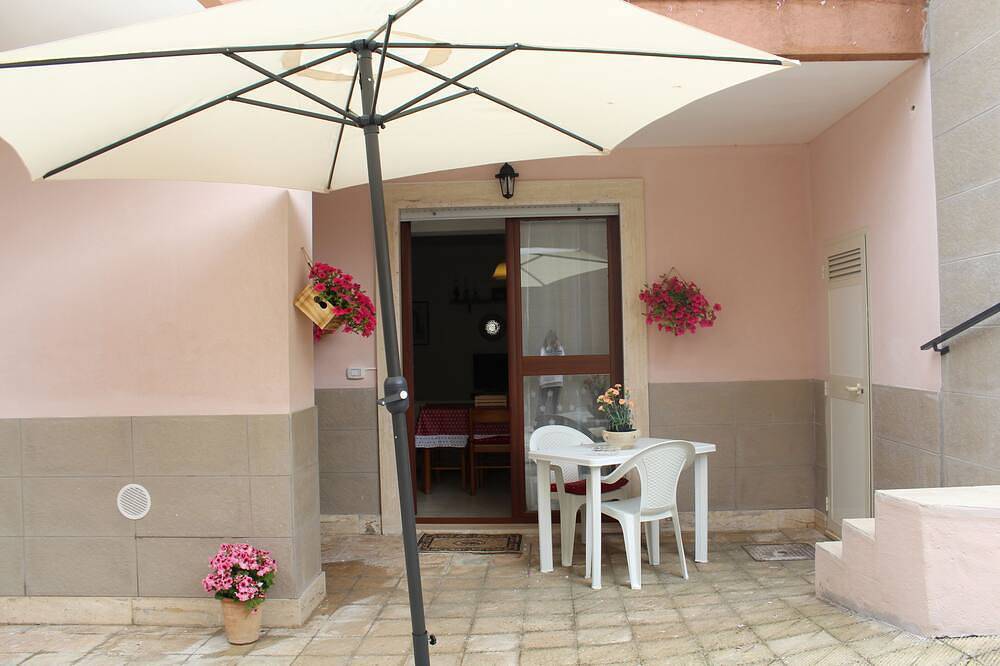 The Flower House B&B in Fasano, Salento