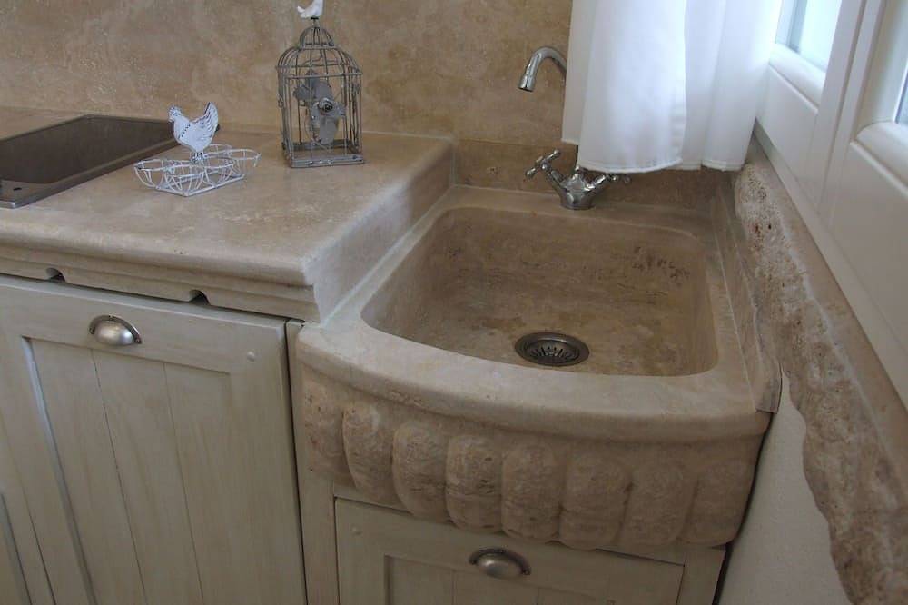 Entire apartment, Beautiful apartment for 4 guests with Wifi, A/C, Tv, patio and panoramic view in Cavallino Matto, Marina di Castagneto Carducci