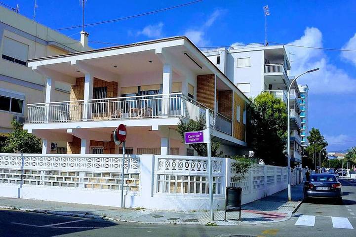 Casa rural para 8 personas, con jardín, Se admiten mascotas en Gandía