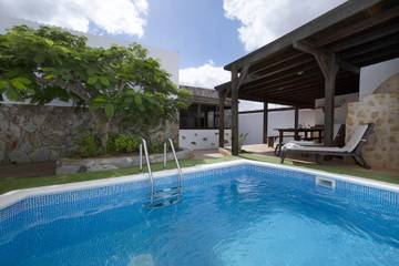 Vacation Rental for 6 Guests in Betancuria, Fuerteventura, Picture 1
