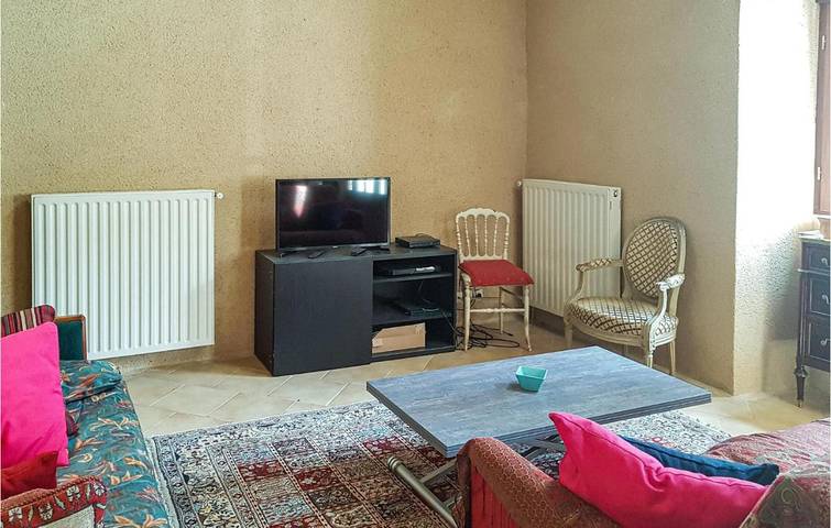 Location de vacances pour 8 personnes, avec jardin et piscine à Mauvières - 2