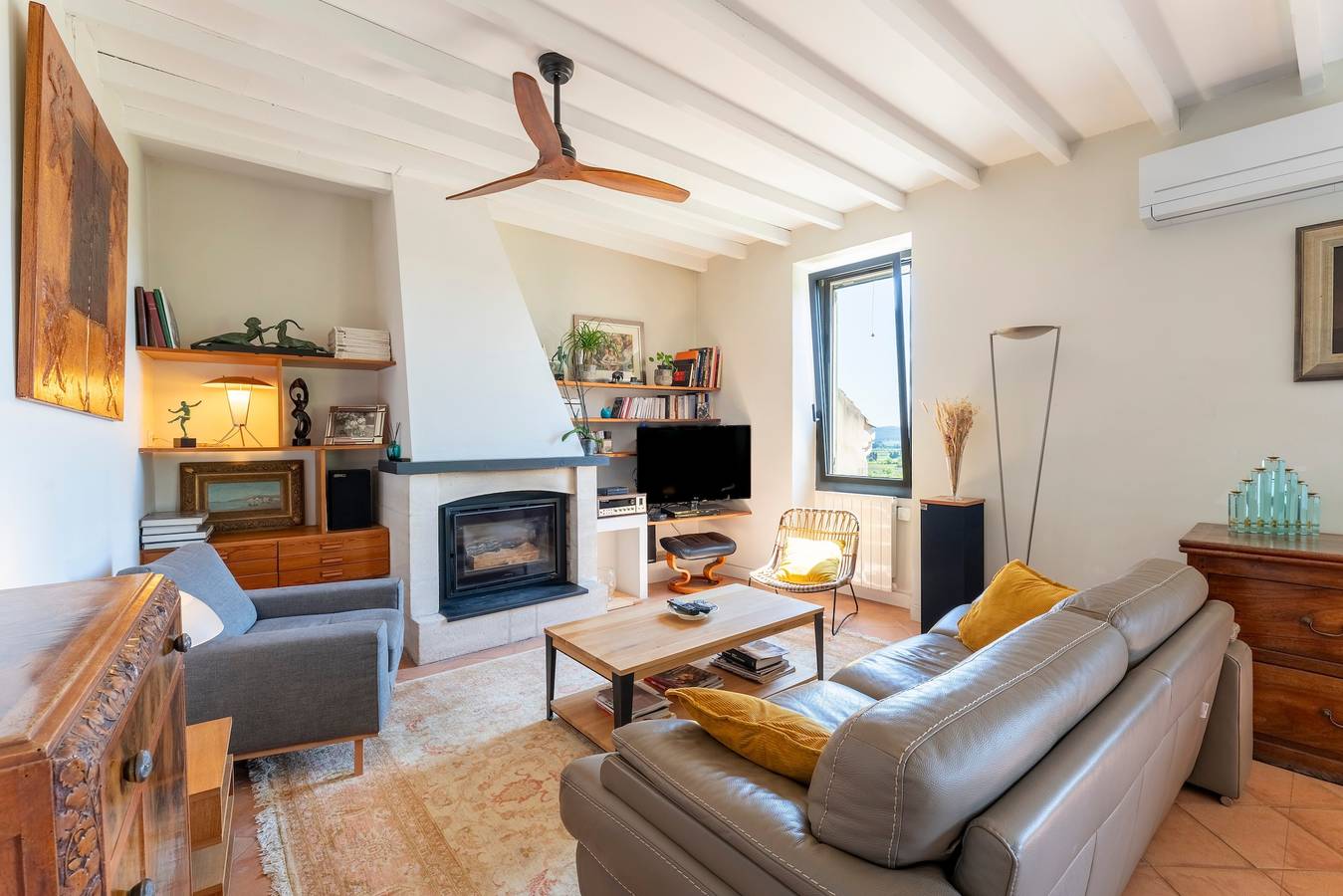 Holiday Home 'Le Sophora' with Mountain View, Wi-Fi and Air Conditioning in Rochefort-du-Gard, Nimes region