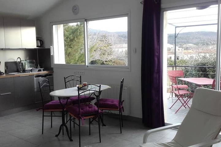 Gîte pour 2 personnes, avec terrasse et jardin, animaux acceptés à Beaufort-sur-Gervanne