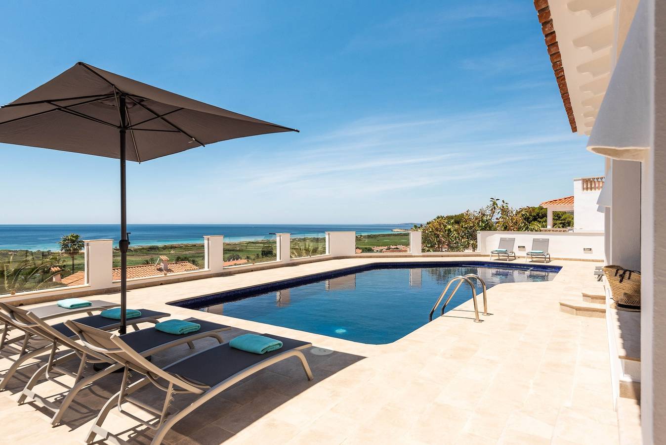 Villa 'Atalis' com vista para o mar, Wi-Fi e ar condicionado in Sant Jaume, Município de Alaior