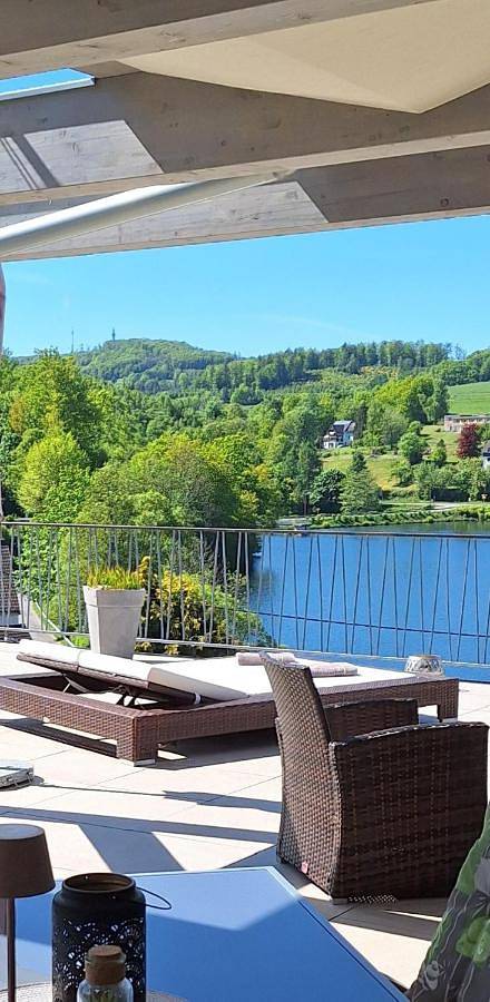 Ferienwohnung für 4 Personen, mit Terrasse und Garten sowie Sauna und Seeblick in Gummersbach