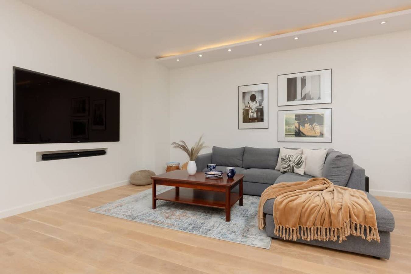 Entire apartment, Sarmacka 4 Unique Apartment Parking in Wilanów, Warsaw