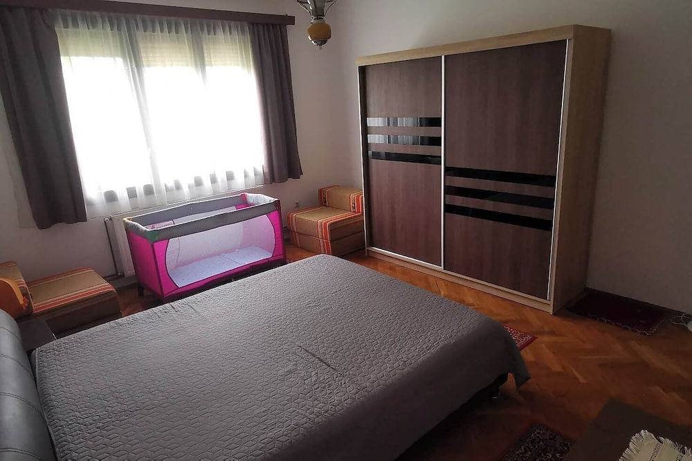 Cozy and well-kept apartment in a quiet location for 6 people in Balatonalmadi, Plattensee nordufer