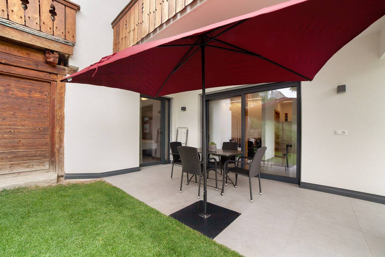 Ganze Wohnung, Ferienwohnung 'Lagrein' mit Bergblick, privater Terrasse und Wlan in Marling, Ortleralpen