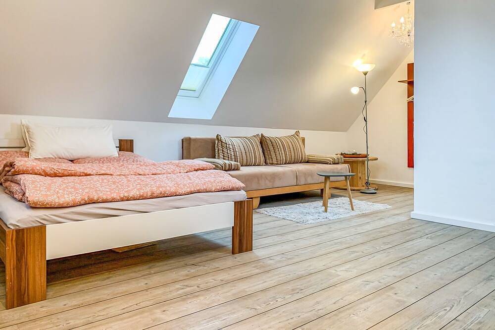 Ganze Wohnung, Ferienhaus Sundhaus,  Sassnitzer Weg 40 - Gohr- Ferienwohnungen in Ozeaneum Stralsund, Stralsund