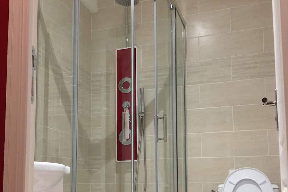 Entire apartment, Rouge et Blanc in Aulnay-sous-Bois, Seine-Saint-Denis