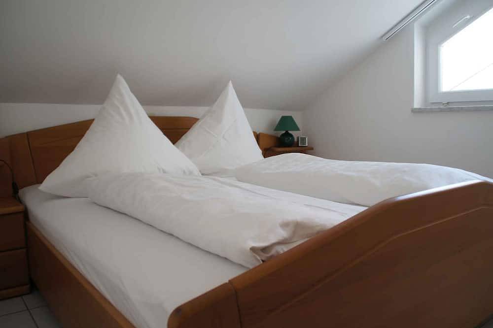 Ganze Wohnung, Ferienwohnung 1 mit ca. 50qm,  1 Schlafzimmer, für maximal 4 Personen in Bodolz, Bayerisch Schwaben