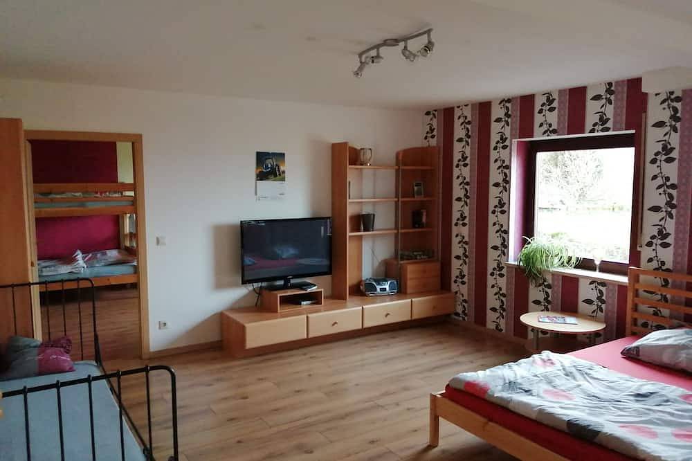 Ganze Wohnung, Komplette Ferienwohnung  1km zum Funpark und nur 15 Minuten nach Nürnberg in Zirndorf, Franken
