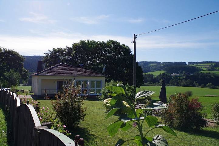 Ferienhaus für 4 Personen, mit Balkon und Terrasse sowie Garten in Prüm