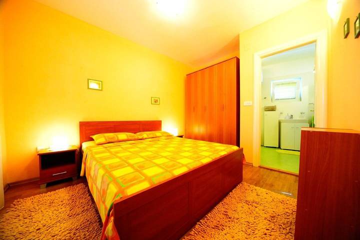 Villa pour 9 personnes, avec jardin ainsi que vue sur l’océan et piscine, animaux acceptés à Supetar - 2