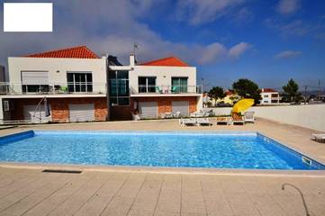 Apartamento de férias para 6 pessoas, com piscina e vista e ainda terraço em Salir do Porto