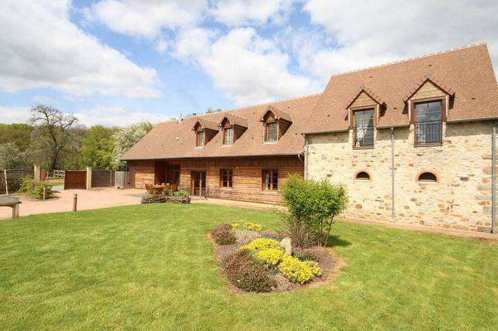 Gîte pour 12 personnes, avec jardin, animaux acceptés
