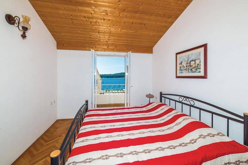 Acogedora casa en Rogoznica in Rogoznica, Condado de Šibenik-Knin
