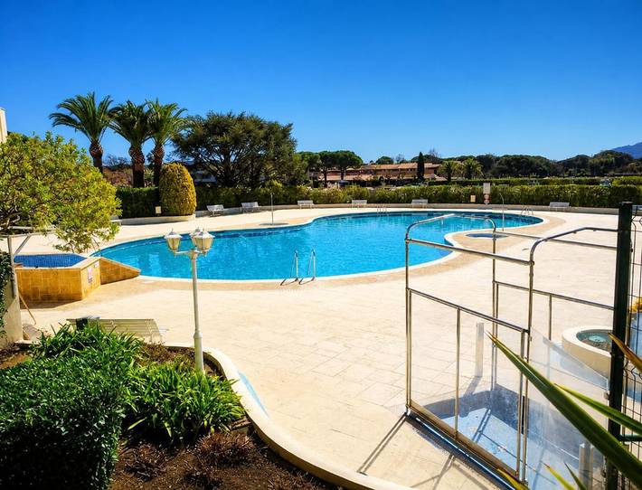Apartamento de vacaciones para 2 personas, con vistas además de jardín y piscina - 1