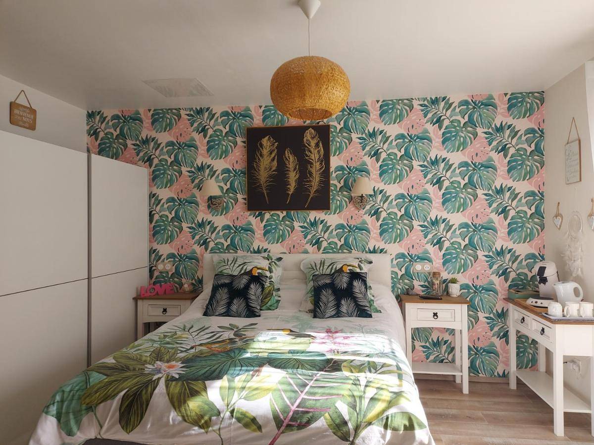 Queen Room in Favières, Région d'Abbeville