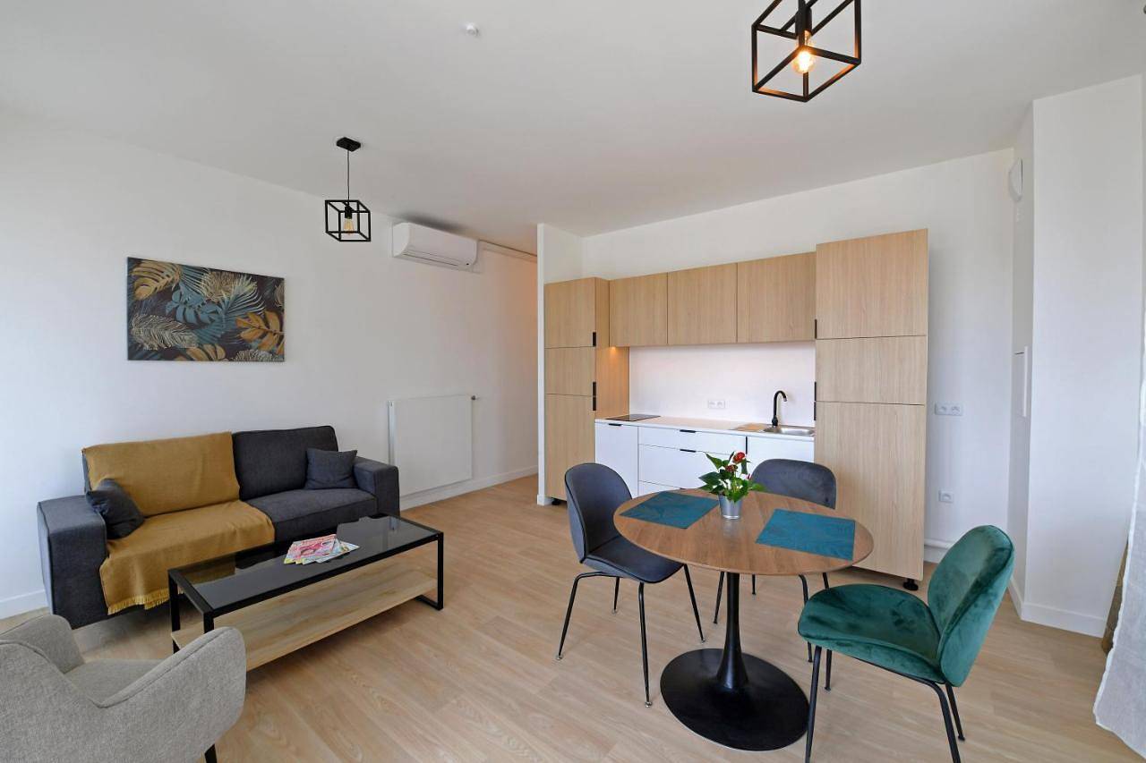 One-Bedroom Apartment in Clamart, Hauts-de-Seine