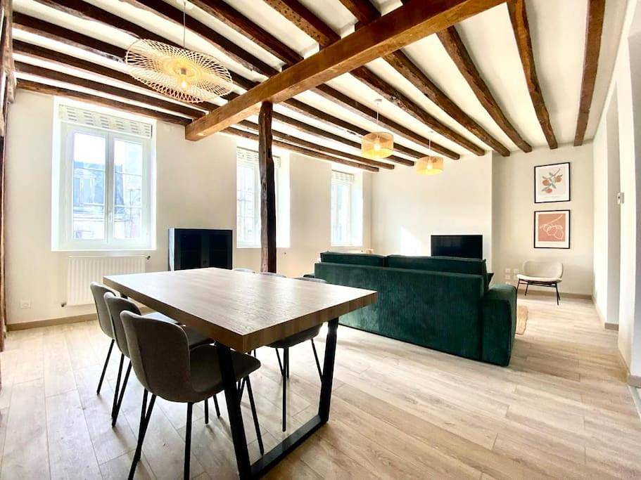 Appartement entier, One-Bedroom Apartment in Vierzon, Région de Vierzon