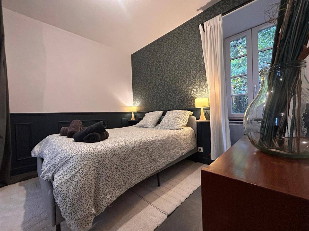 Appartement entier, Apartment - Ground Floor in Aubusson, Région d'Aubussargues