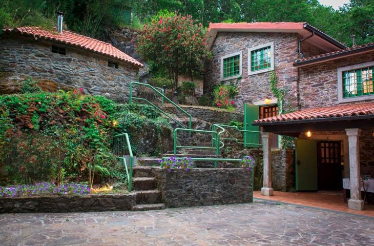 Casa rural para 11 personas, con Balcón y Jacuzzi además de Terraza y Jardín en Abegondo - 3